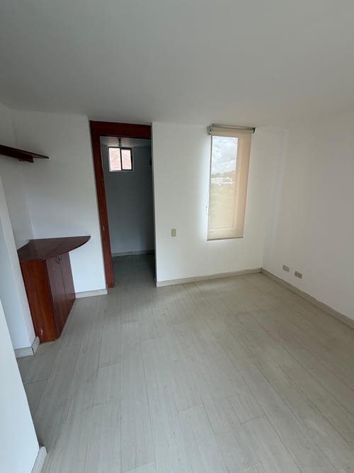 Apartamento de 3 alcobas en venta en Colina Campestre, Bogotá, 103 m² · foto 10 de 24
