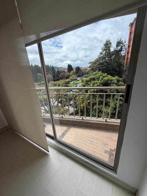 Apartamento de 3 alcobas en venta en Colina Campestre, Bogotá, 103 m² · foto 11 de 24