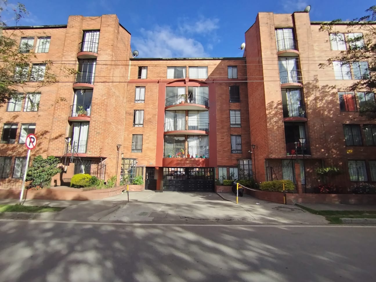 Apartamento en venta en Provivienda Oriental, Bogotá · foto 2 de 24
