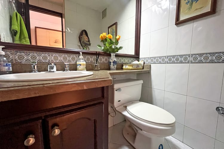 Apartamento de 3 alcobas en venta en Chico Norte, Bogotá, 166 m² · foto 3 de 15