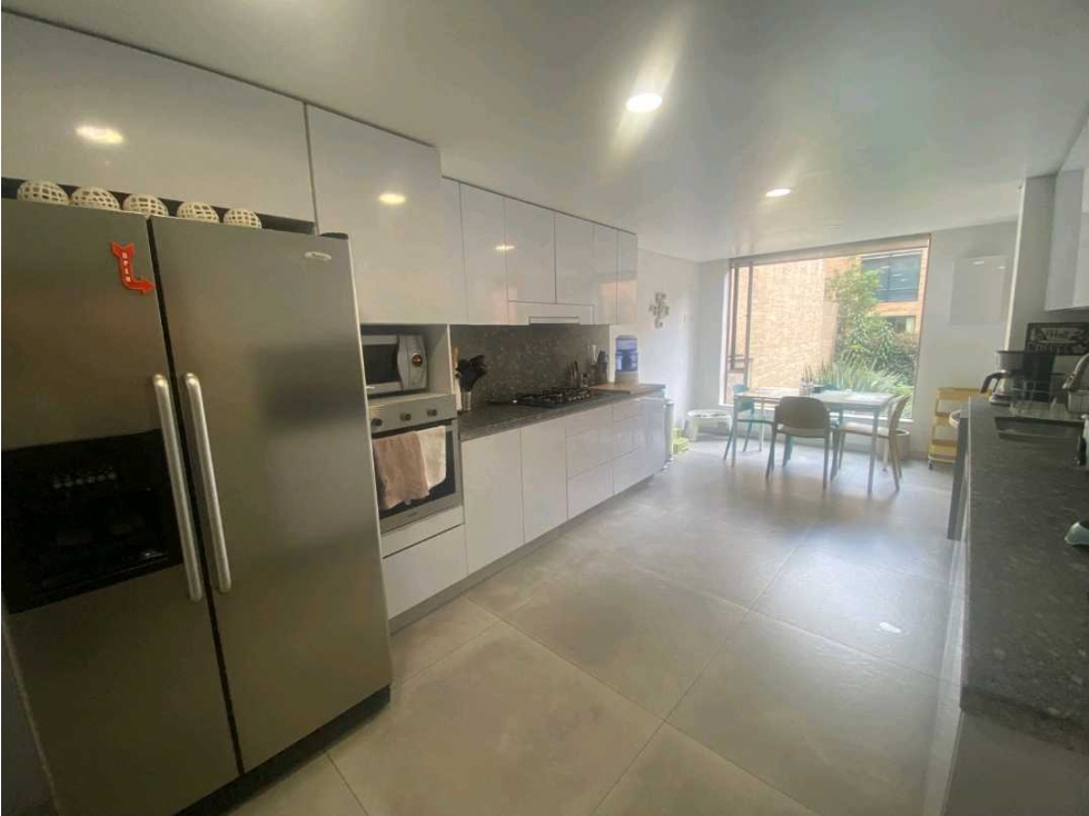 Apartamento en venta en Los Rosales, Bogotá · foto 11 de 24