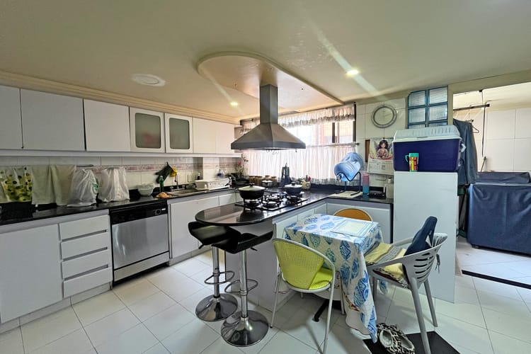 Apartamento de 3 alcobas en venta en Chico Norte, Bogotá, 166 m² · foto 10 de 15
