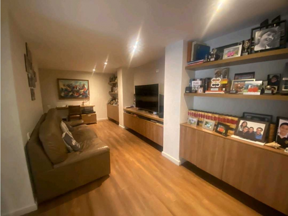 Apartamento en venta en Los Rosales, Bogotá · foto 23 de 24