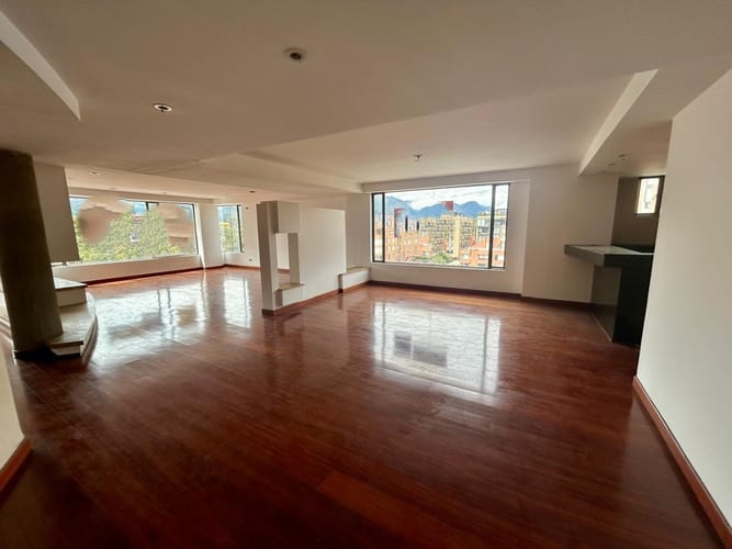 Apartamento en venta en Santa Barbara, Bogotá · foto 4 de 24