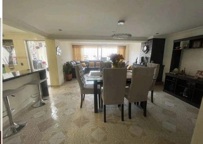Casa de 5 alcobas en venta en Bavaria, Bogotá, 245 m² · foto 5 de 12