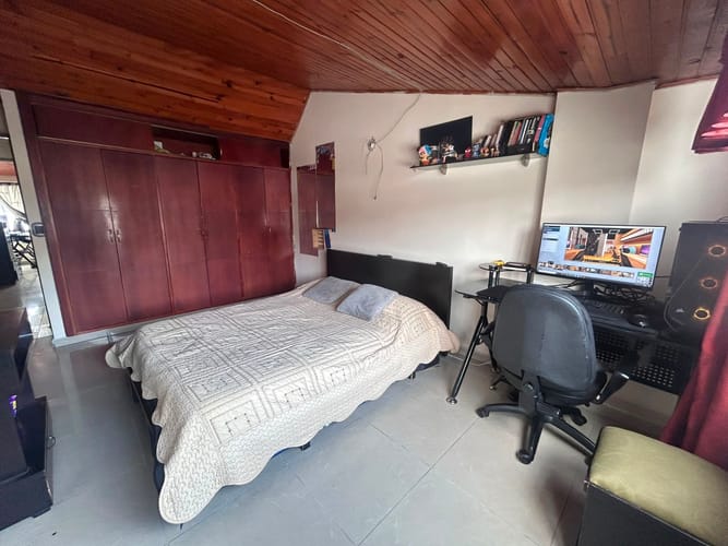 Casa de 5 alcobas en venta en Bavaria, Bogotá, 245 m² · foto 9 de 12