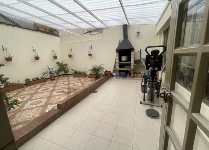Casa de 5 alcobas en venta en Bavaria, Bogotá, 245 m² · foto 12 de 12
