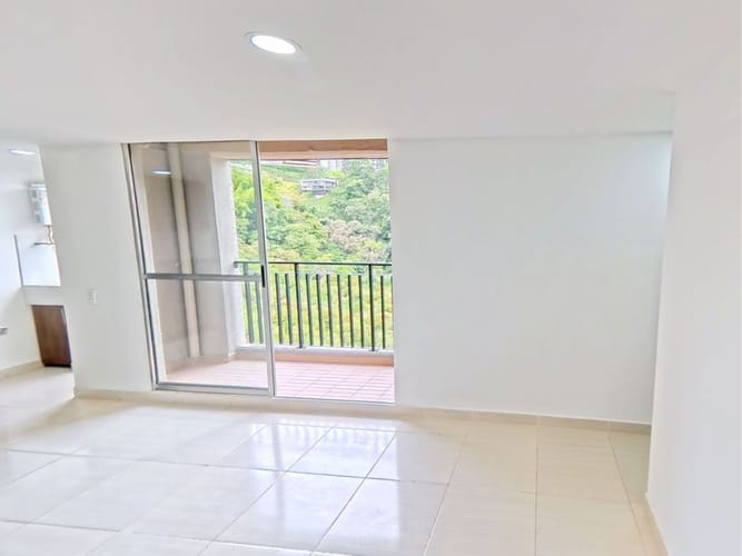 Apartamento de 3 alcobas en venta en Alto De Las Flores, Sabaneta, 60 m² · foto 4 de 13