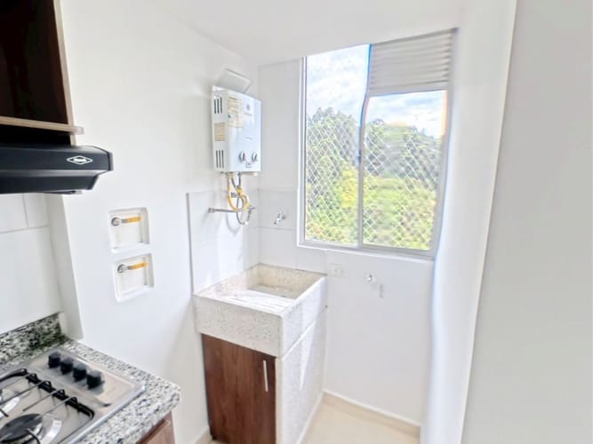 Apartamento de 3 alcobas en venta en Alto De Las Flores, Sabaneta, 60 m² · foto 3 de 13