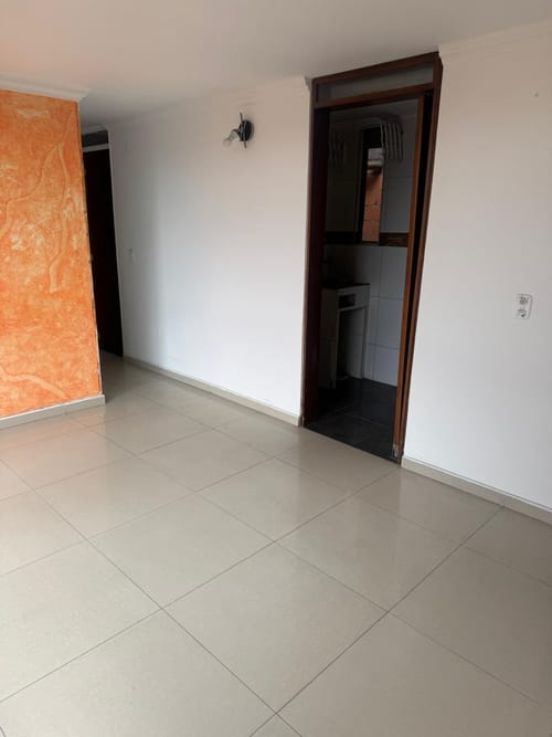 Apartamento de 3 alcobas en venta en San Mateo, Soacha, 52 m² · foto 2 de 11