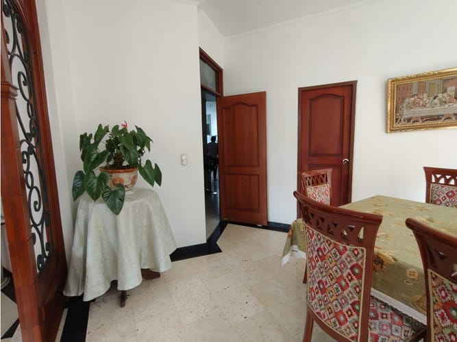 Apartamento de 5 alcobas en venta en Alhambra, Bogotá, 253 m² · foto 4 de 24