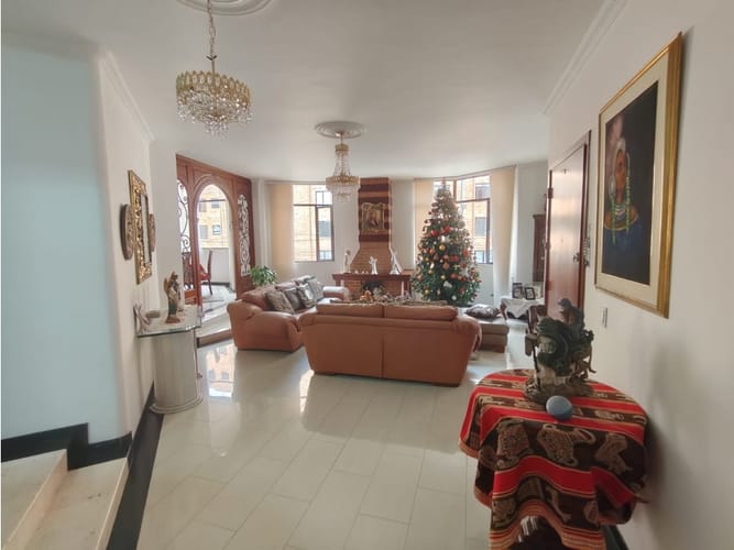 Apartamento de 5 alcobas en venta en Alhambra, Bogotá, 253 m² · foto 9 de 24