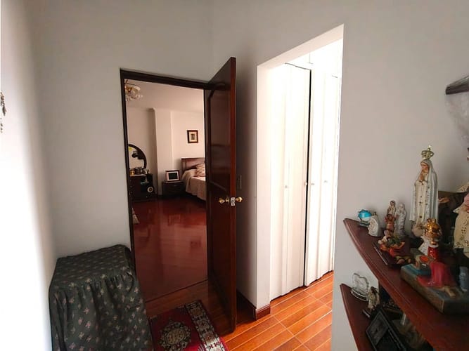 Apartamento de 5 alcobas en venta en Alhambra, Bogotá, 253 m² · foto 15 de 24