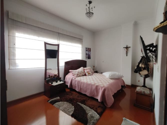 Apartamento de 5 alcobas en venta en Alhambra, Bogotá, 253 m² · foto 23 de 24