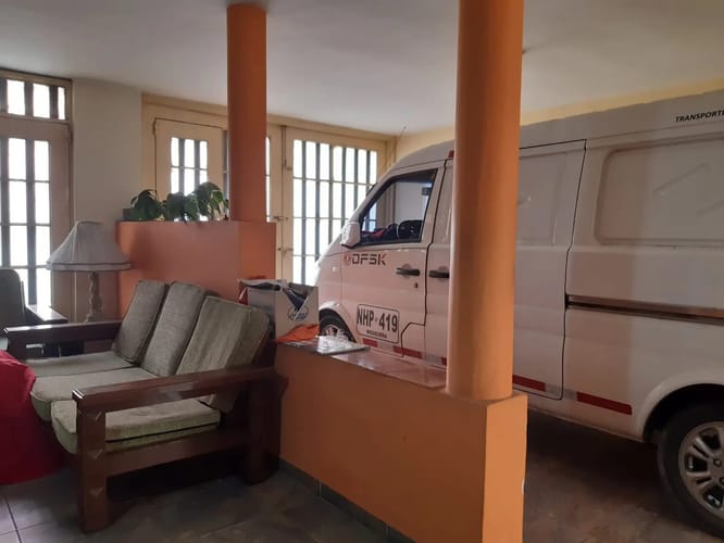 Casa de 7 alcobas en venta en Las Americas, Bogotá, 200 m² · foto 3 de 12