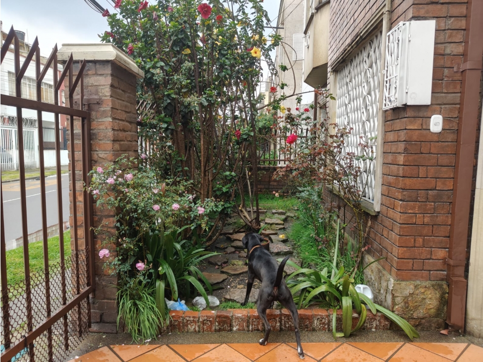Casa en venta en Barrios Unidos, Bogotá · foto 2 de 24
