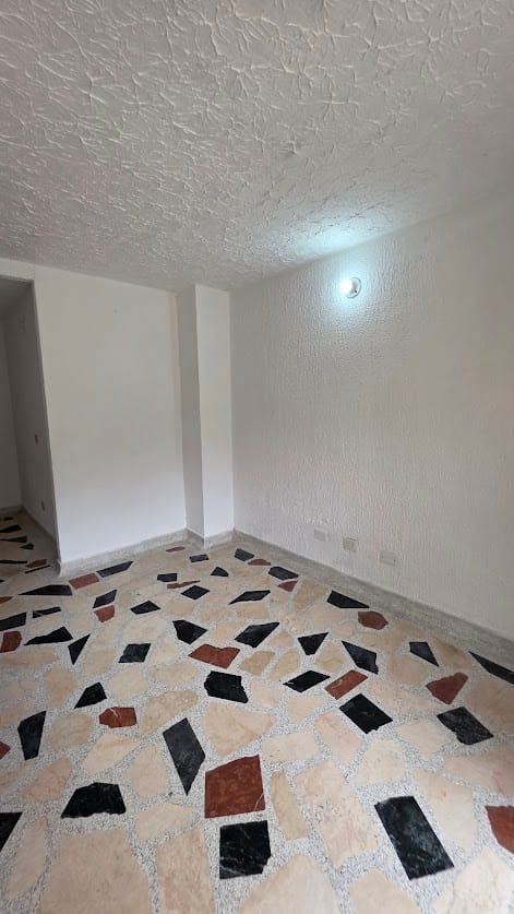 Casa de 5 alcobas en venta en Picaleña Y Mirolindo, Ibagué, 139 m² · foto 5 de 22