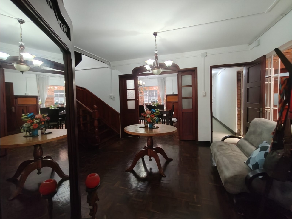 Casa en venta en Barrios Unidos, Bogotá · foto 8 de 24