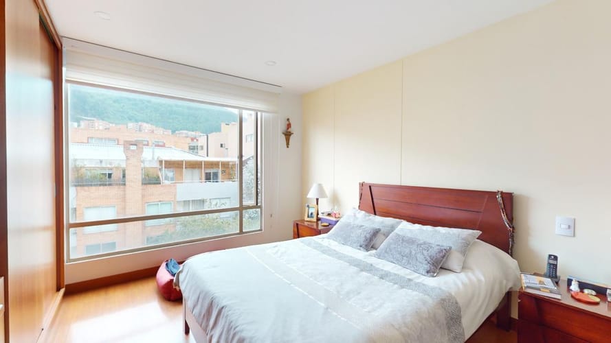 Apartamento de 3 alcobas en venta en Santa Barbara, Bogotá, 132 m² · foto 5 de 13