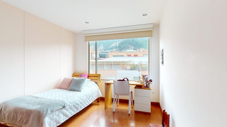 Apartamento de 3 alcobas en venta en Santa Barbara, Bogotá, 132 m² · foto 8 de 13