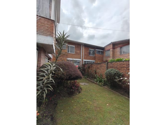 Casa en venta en La Esmeralda, Bogotá · foto 3 de 13