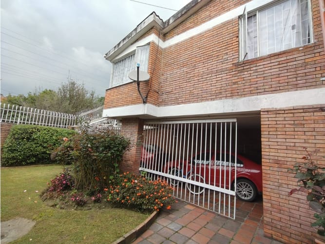 Casa en venta en La Esmeralda, Bogotá · foto 4 de 13