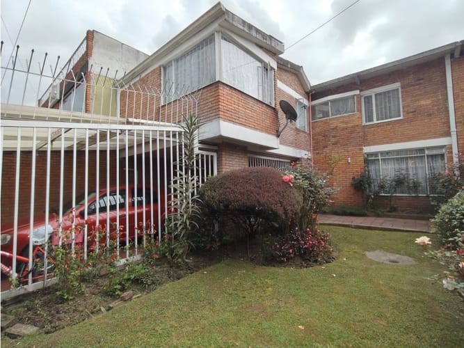 Casa en venta en La Esmeralda, Bogotá · foto 5 de 13