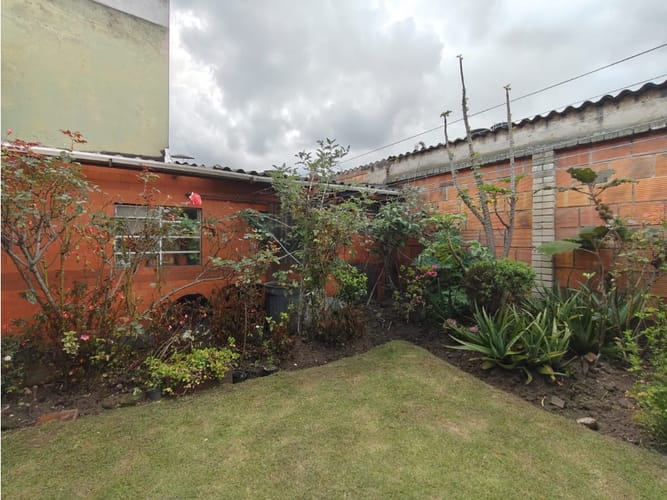 Casa en venta en La Esmeralda, Bogotá · foto 6 de 13