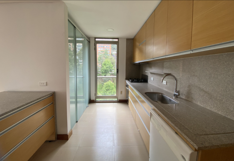 Apartamento en venta en El Chico, Bogotá · foto 8 de 24