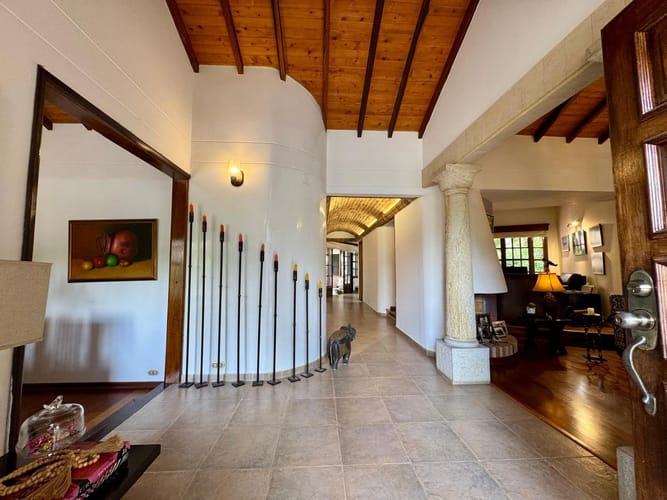 Casa de 4 alcobas en venta en Ruitoque, Piedecuesta, 294 m² · foto 4 de 9