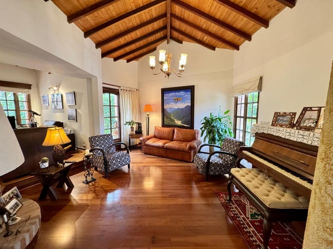 Casa de 4 alcobas en venta en Ruitoque, Piedecuesta, 294 m² · foto 5 de 9