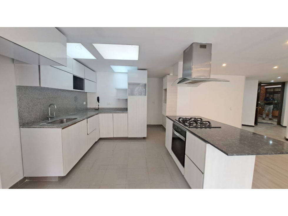 Apartamento en venta en Chicó Navarra, Bogotá · foto 4 de 17