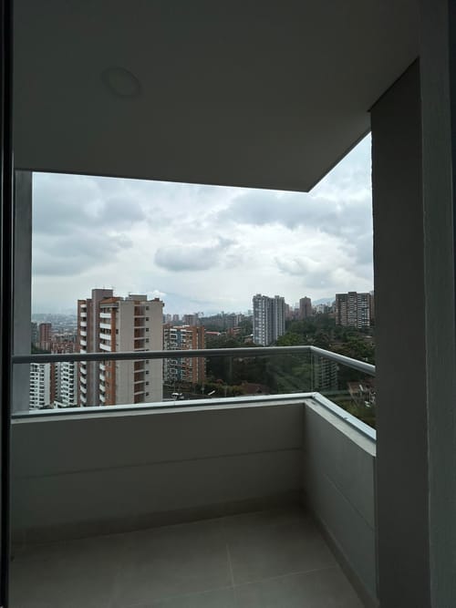 Apartamento de 3 alcobas en venta en Uribe Angel, Envigado, 115 m² · foto 6 de 19