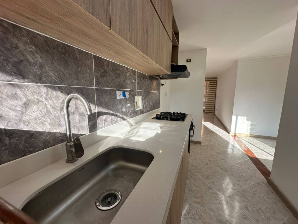 Apartamento en Arriendo en Loma de los bernal, Medellín