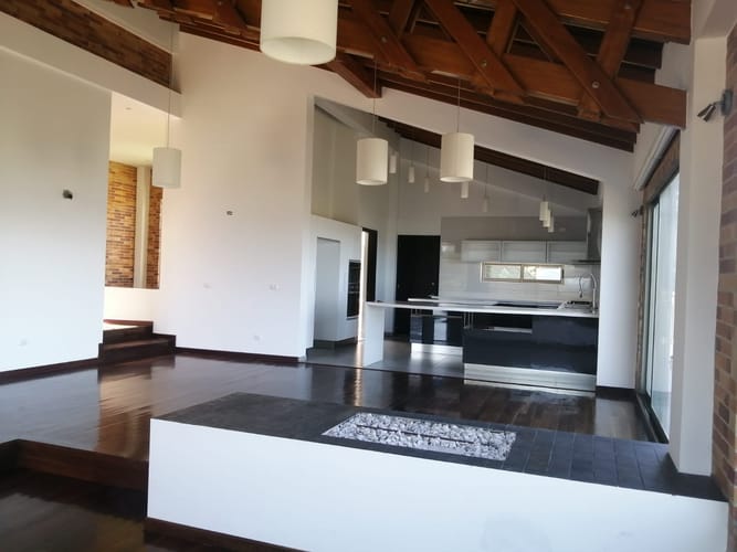Casa de 4 alcobas en venta en Yerbabuena, Sopó, 450 m² · foto 4 de 24