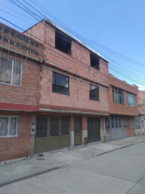 Casa de 12 alcobas en venta en El Rincon Norte, Bogotá, 380 m² · foto 4 de 6