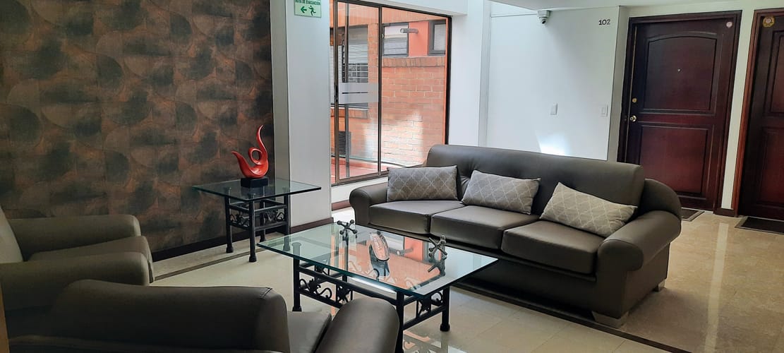 Apartamento de 2 alcobas en venta en Santa Barbara, Bogotá, 156 m² · foto 13 de 14