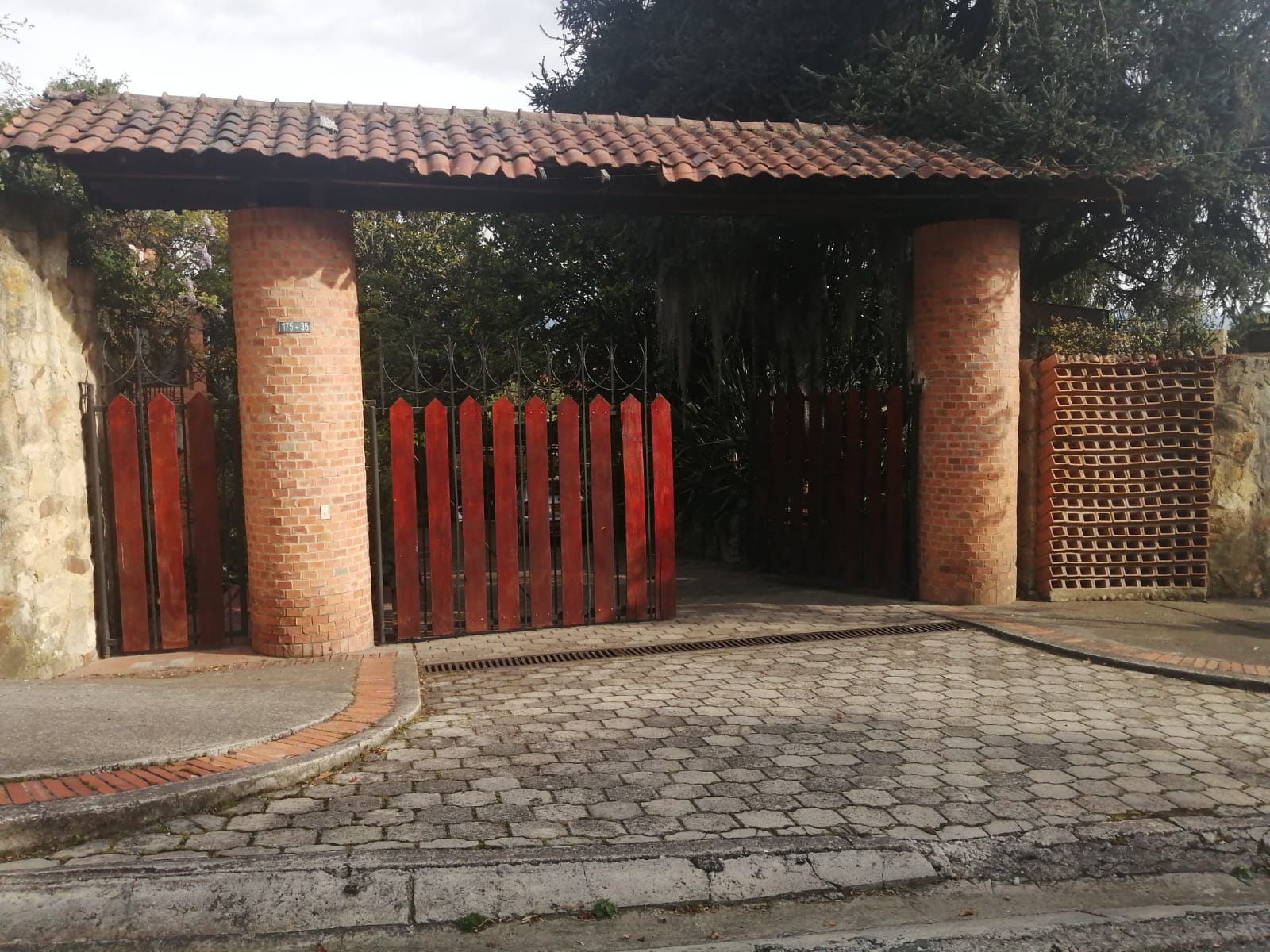 Casa en venta en San Jose De Bavaria, Bogotá · foto 3 de 24