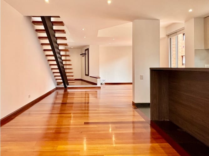 Apartamento de 2 alcobas en venta en Santa Barbara, Bogotá, 114 m² · foto 3 de 19
