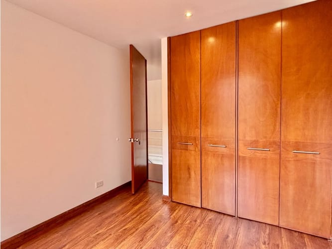 Apartamento de 2 alcobas en venta en Santa Barbara, Bogotá, 114 m² · foto 15 de 19