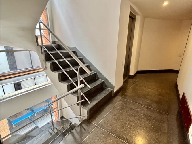 Apartamento de 2 alcobas en venta en Santa Barbara, Bogotá, 114 m² · foto 18 de 19