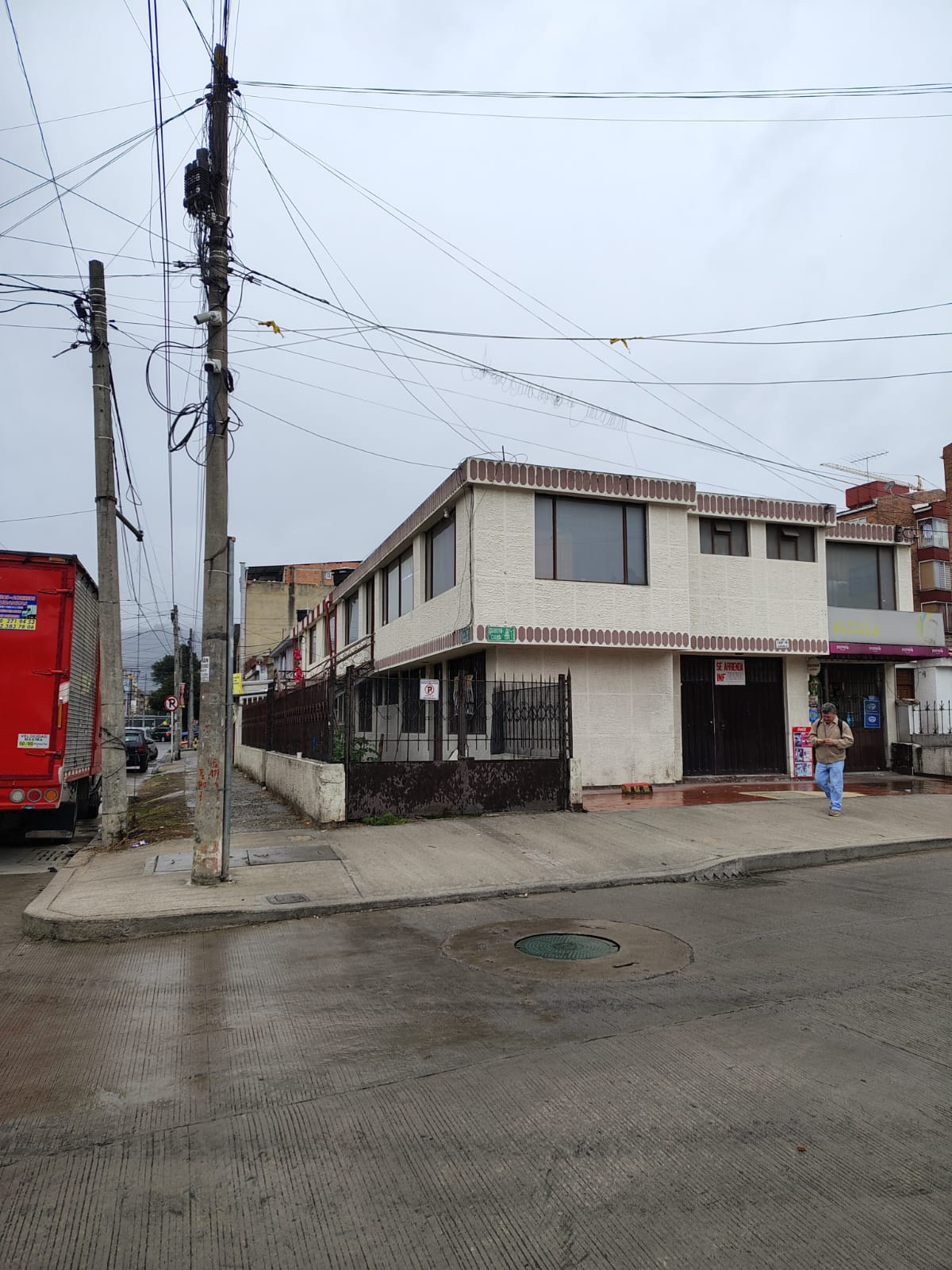 Casa en venta en Spring, Bogotá · foto 2 de 19