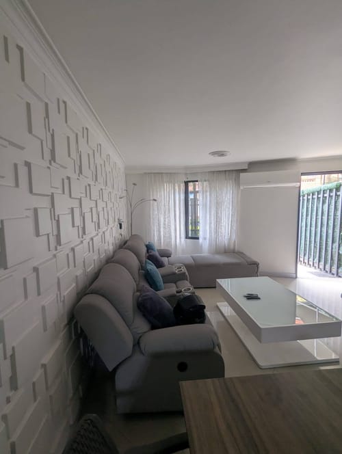 Apartamento de 2 alcobas en arriendo en Laureles, Medellín, 154 m² · foto 2 de 22