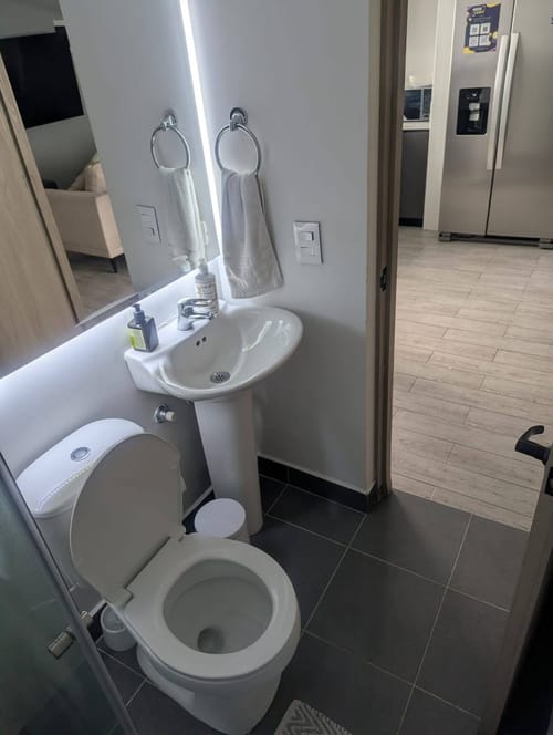 Apartamento de 2 alcobas en arriendo en Laureles, Medellín, 96 m² · foto 12 de 17