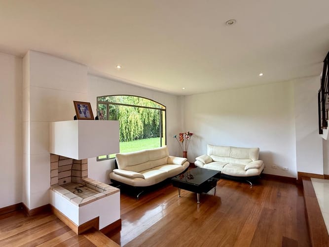 Casa de 6 alcobas en venta en Pueblo Viejo, Cota, 440 m² · foto 3 de 24