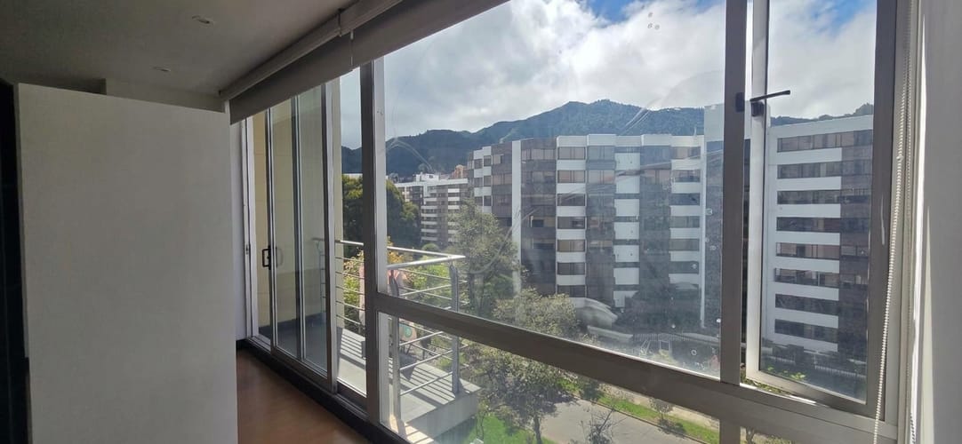 Apartamento de 2 alcobas en venta en Unicentro Bogotá, Bogotá, 71 m² · foto 2 de 15