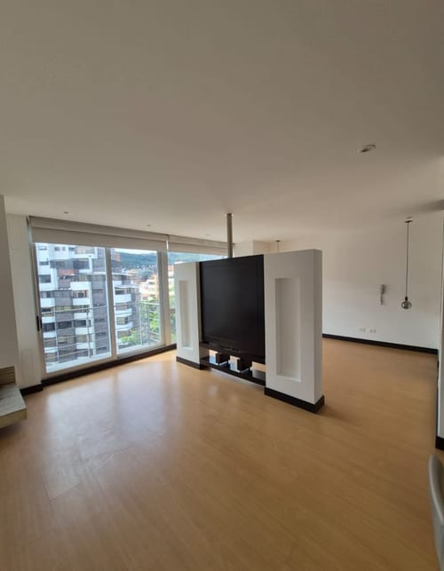 Apartamento de 2 alcobas en venta en Unicentro Bogotá, Bogotá, 71 m² · foto 3 de 15