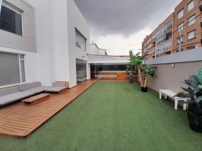Casa de 6 alcobas en venta en Chicó Alto, Bogotá, 650 m² · foto 2 de 24