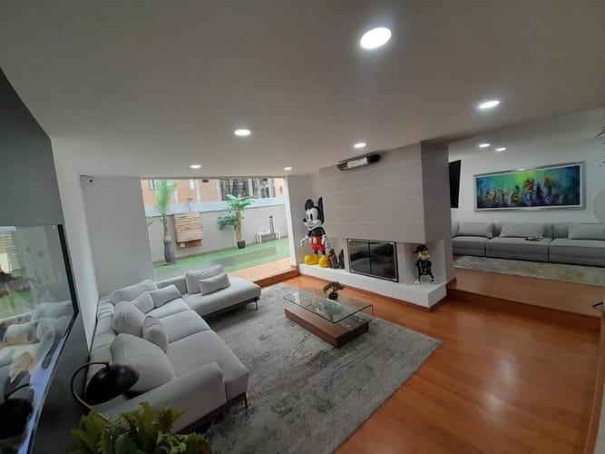 Casa de 6 alcobas en venta en Chicó Alto, Bogotá, 650 m² · foto 7 de 24