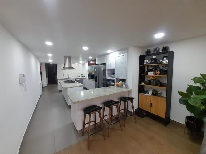 Casa de 6 alcobas en venta en Chicó Alto, Bogotá, 650 m² · foto 10 de 24